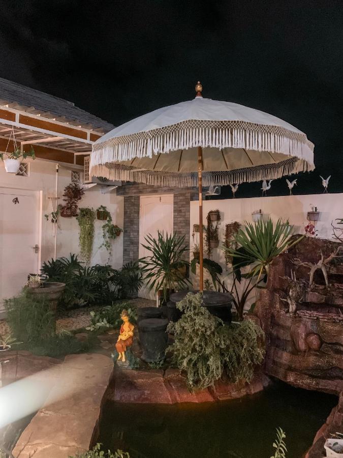 Tropical Paradiso Homestay Banyuwangi  Buitenkant foto
