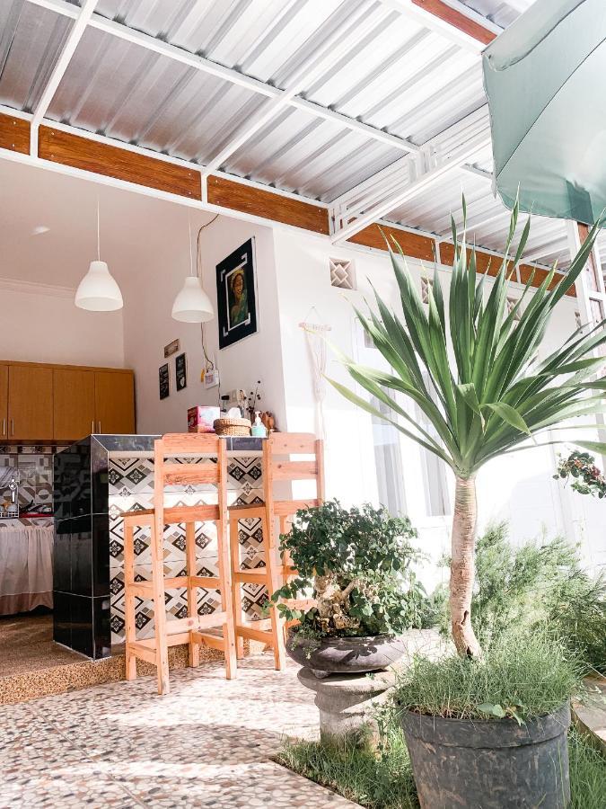 Tropical Paradiso Homestay Banyuwangi  Buitenkant foto