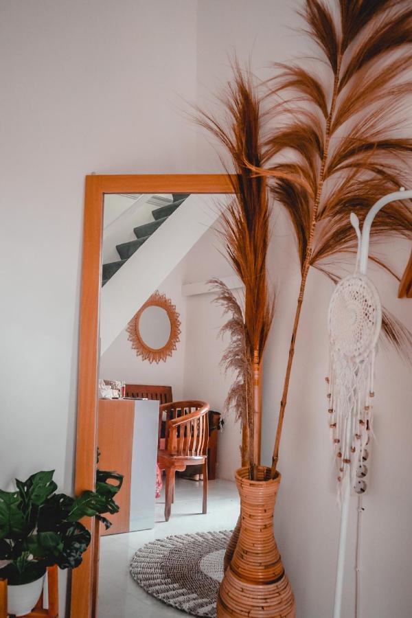 Tropical Paradiso Homestay Banyuwangi  Buitenkant foto